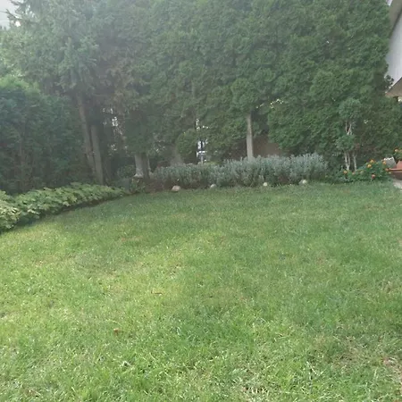 Apartamento *gorgeous 2 Bd House Floor* Beautiful Garden* Varna